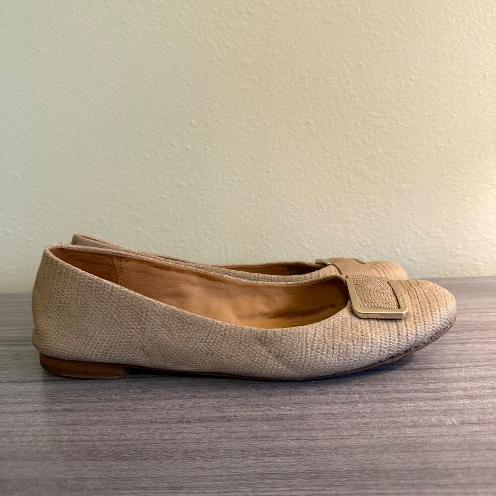 Coach Beige Textured Leather Ballet Flats With Gold Buckle Detail Size 9.5